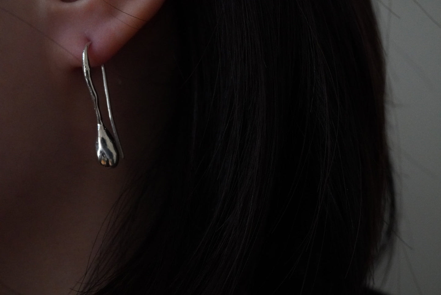 Leaf drop earrings / silver