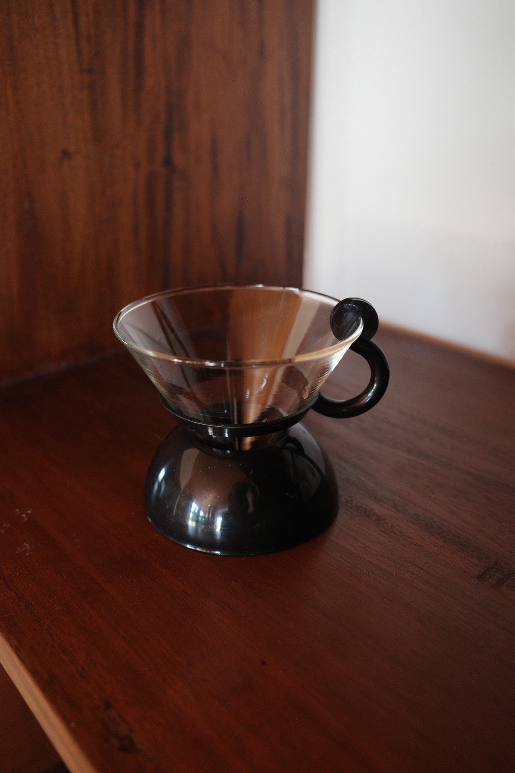 A Cup That Cannot Stand Alone