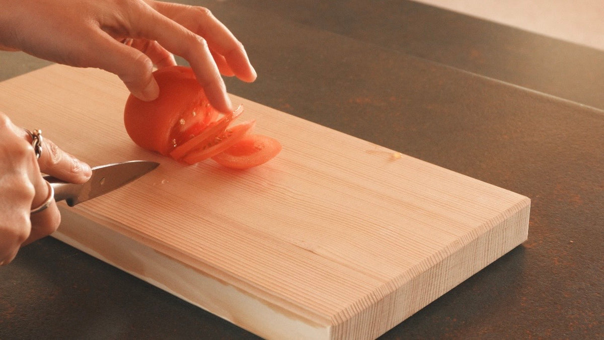 Hardworking Wooden Cutting Board / 働きもののまな板