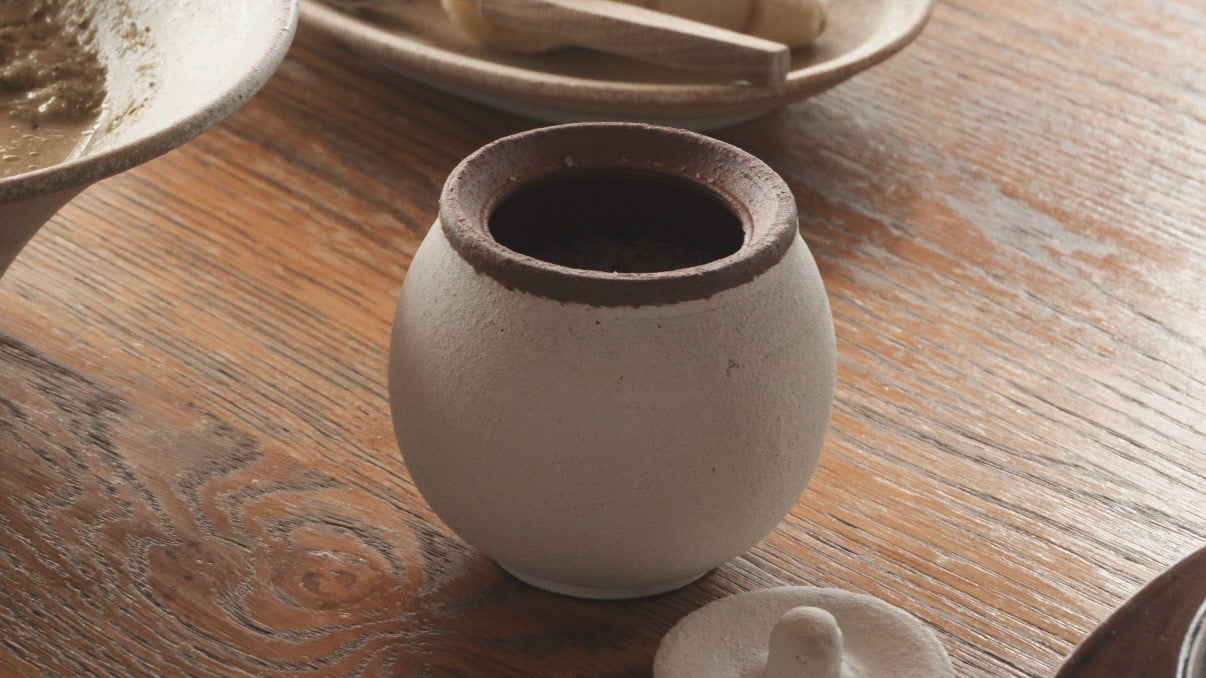 Stay-Dry Salt Pot / さらさら塩壺｜信楽焼