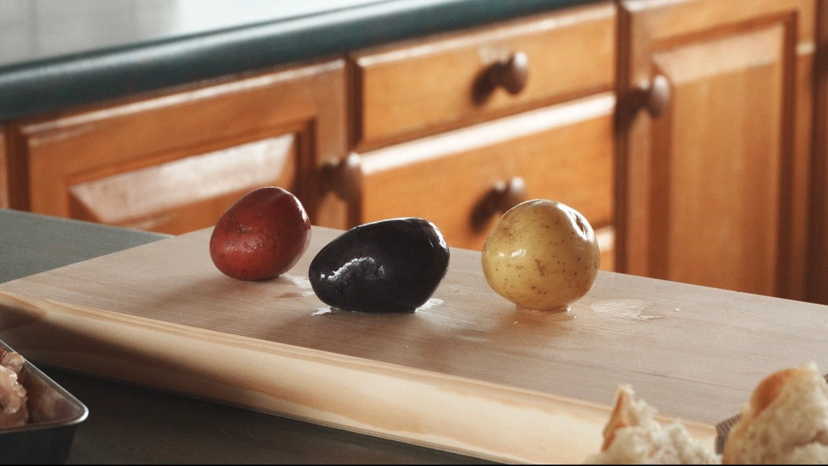 Hardworking Wooden Cutting Board / 働きもののまな板