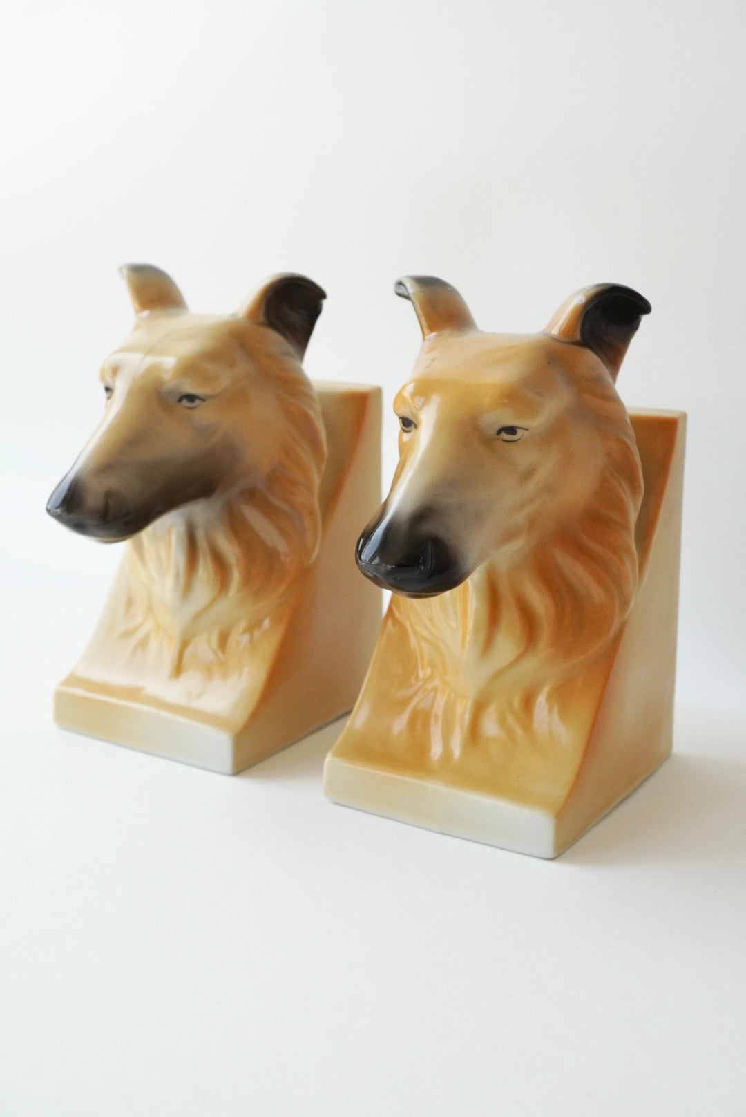 Dogs Bookends