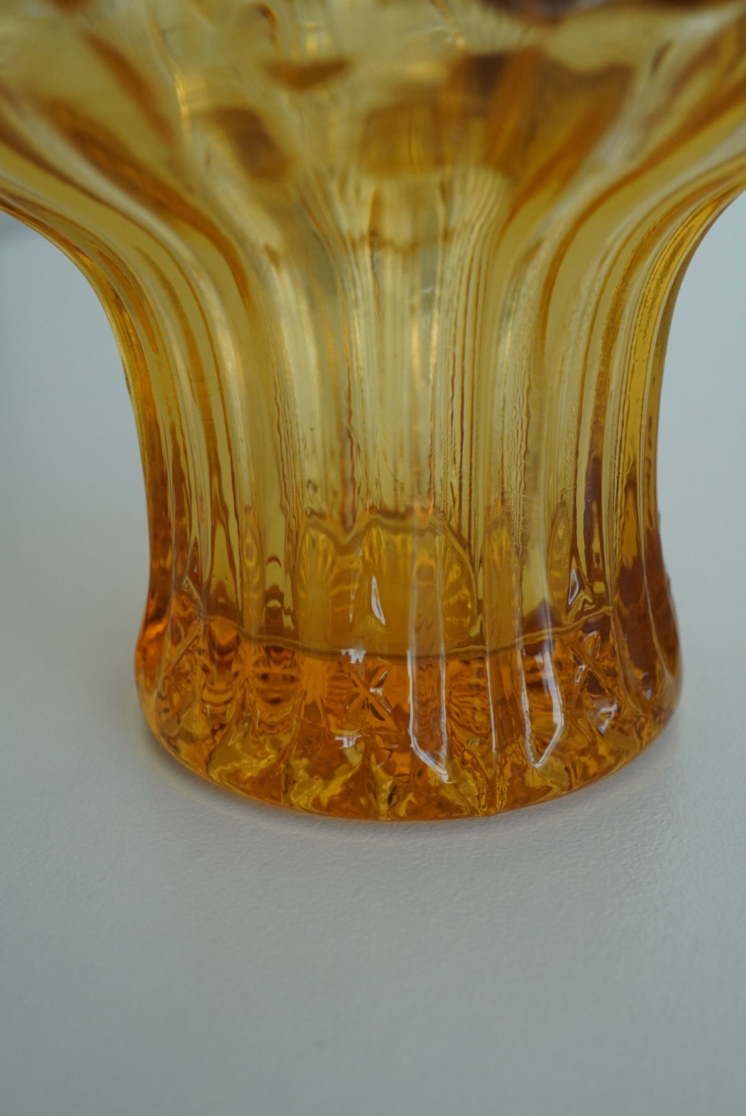 Sowerby Lily Glass Vase