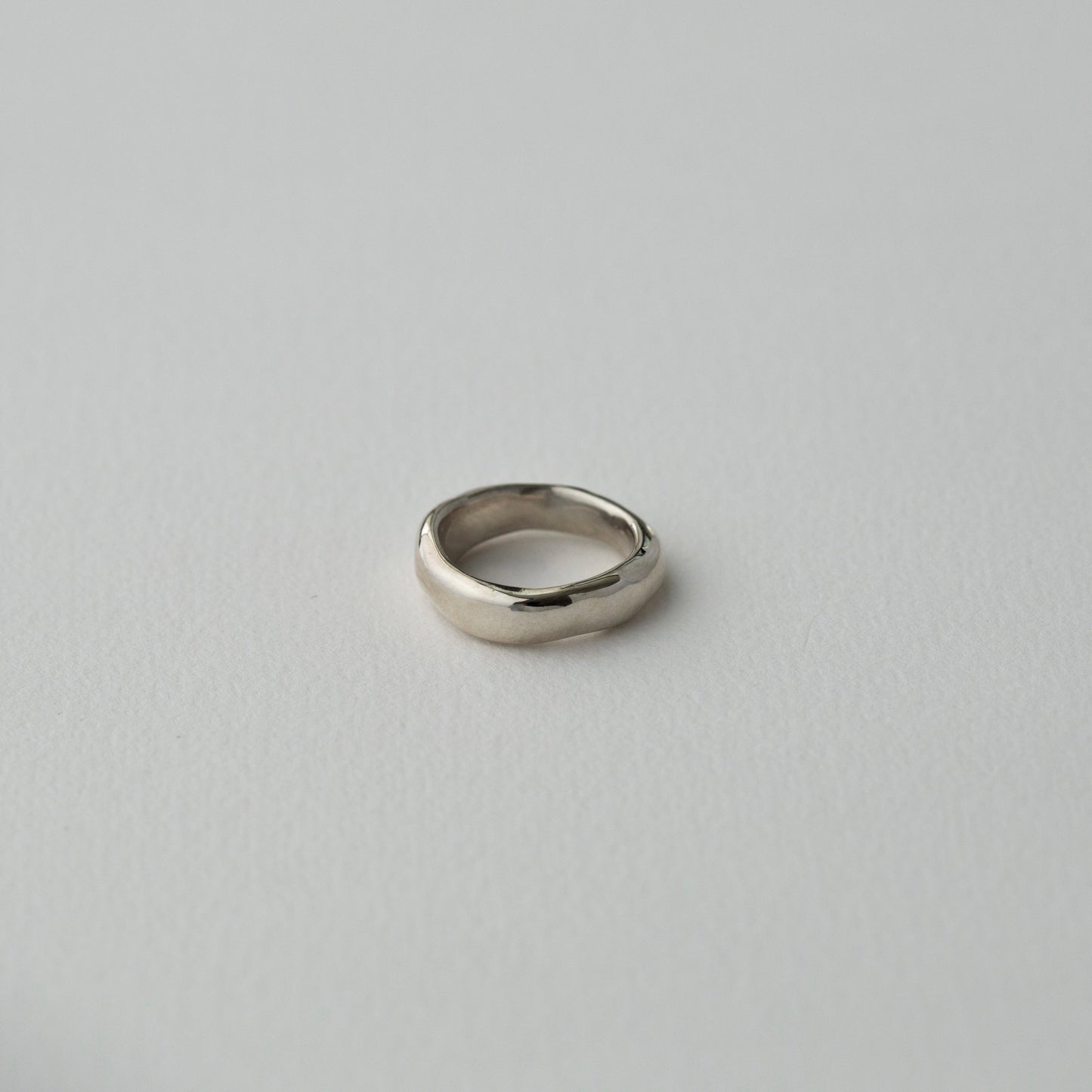 Uneven thin ring / silver / gold