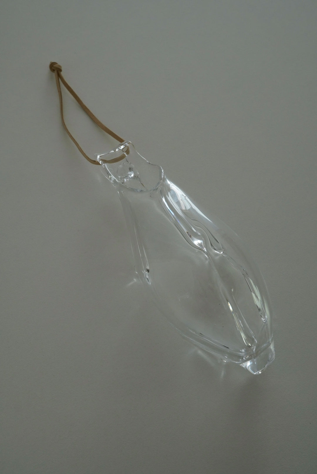 KUUKAN / Glass Wall Vase